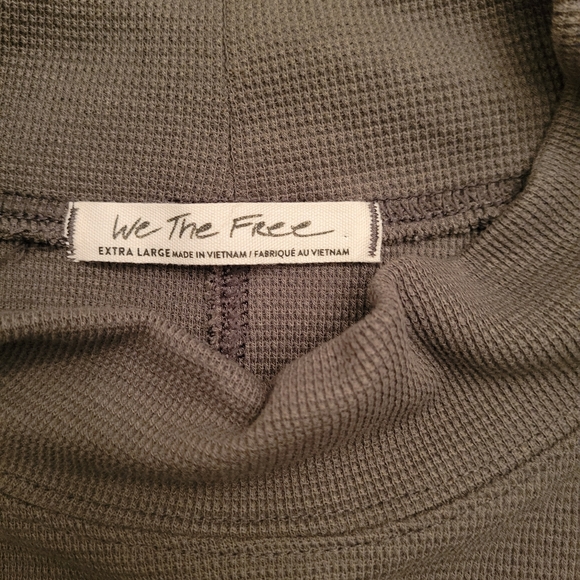 We the free green turtle neck size XL - Picture 2 of 3
